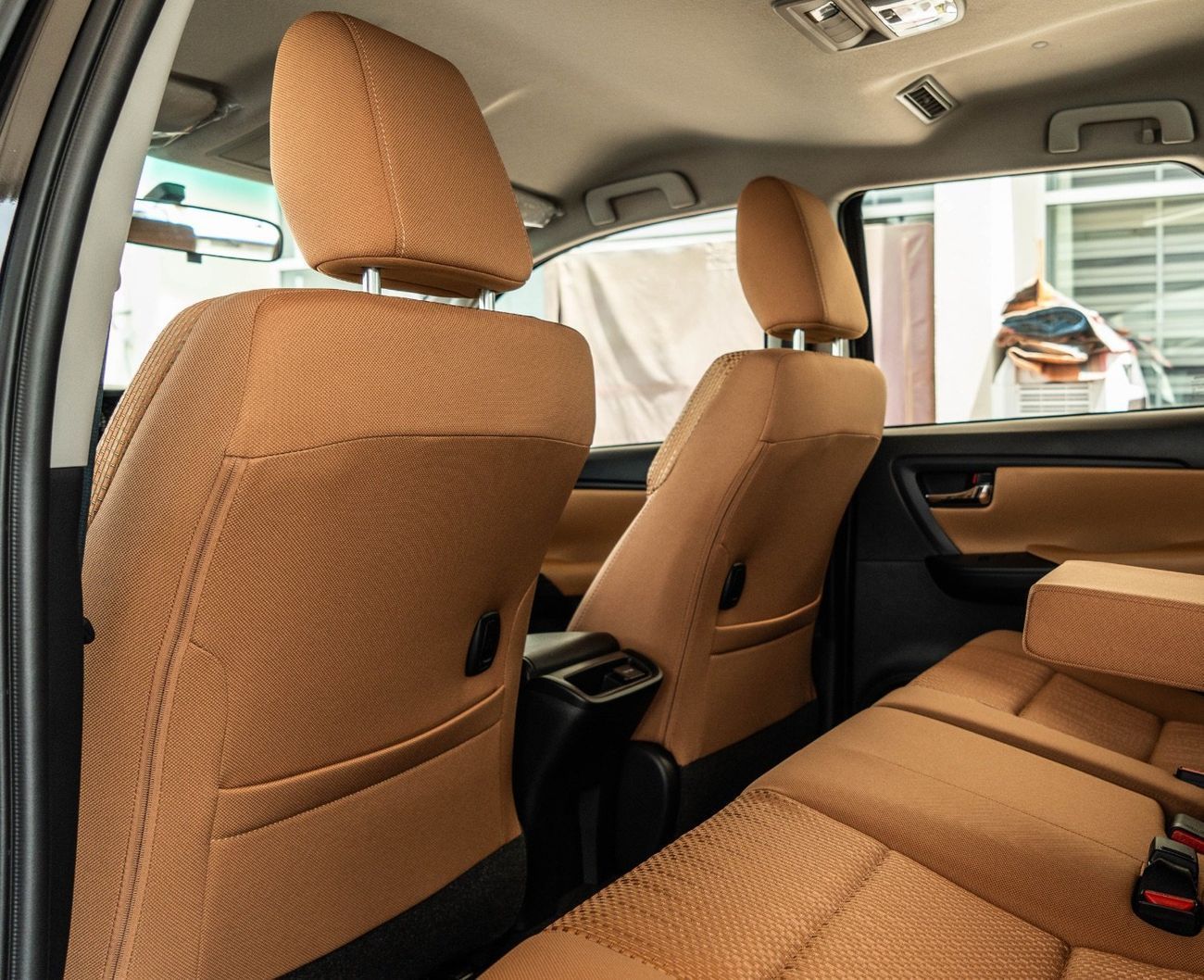 تويوتا فورتونر 2.7 L | v4 | Petrol | Auto AC | Export Only