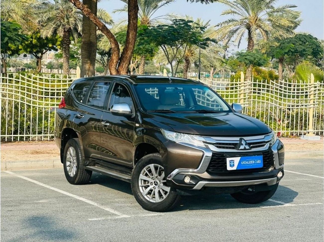 ميتسوبيشي مونتيرو GLS Mid FULL AGENCY MAINTAINED || 1110 PM || MONTERO SPORT GLS 3.0L V6 || LOW MILEAGE || GCC ||  0%