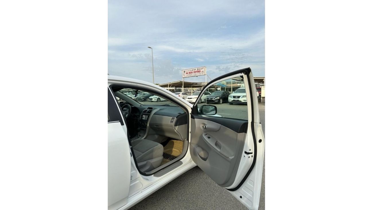 Toyota Corolla car in good condition, 2013 with engine capacity 1.8