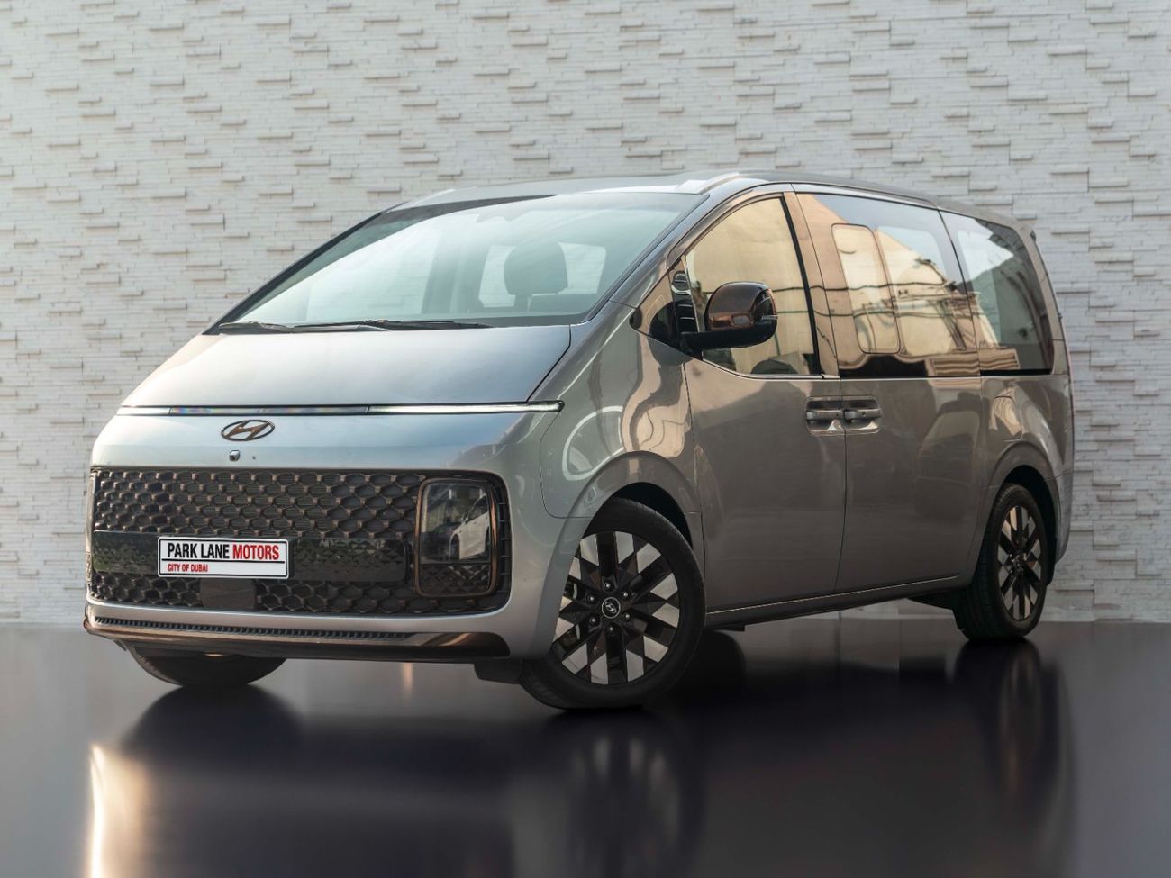 Hyundai Staria 3.5L Luxury (7 Seater)