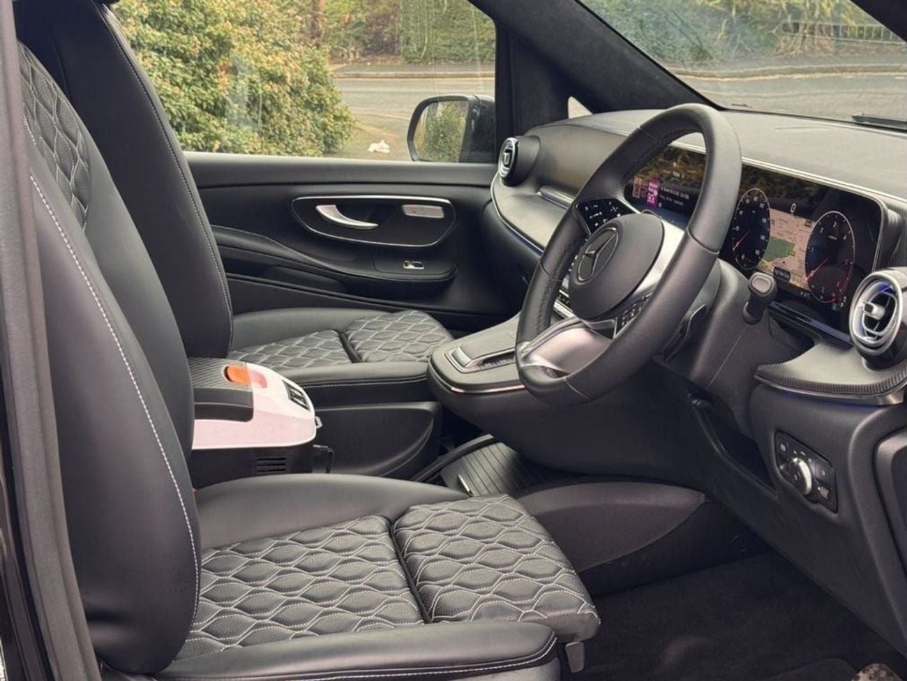 Mercedes Benz V300 AVANTGARDE VIP Conversion Brand New 2025 Model in RHD or LHD