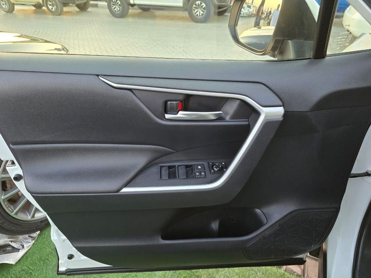 Toyota RAV4 GX 2.5L TOYOTA RAV4 2019 GCC 4 cylinder engine 2.5L clean car without accident without paint just bu