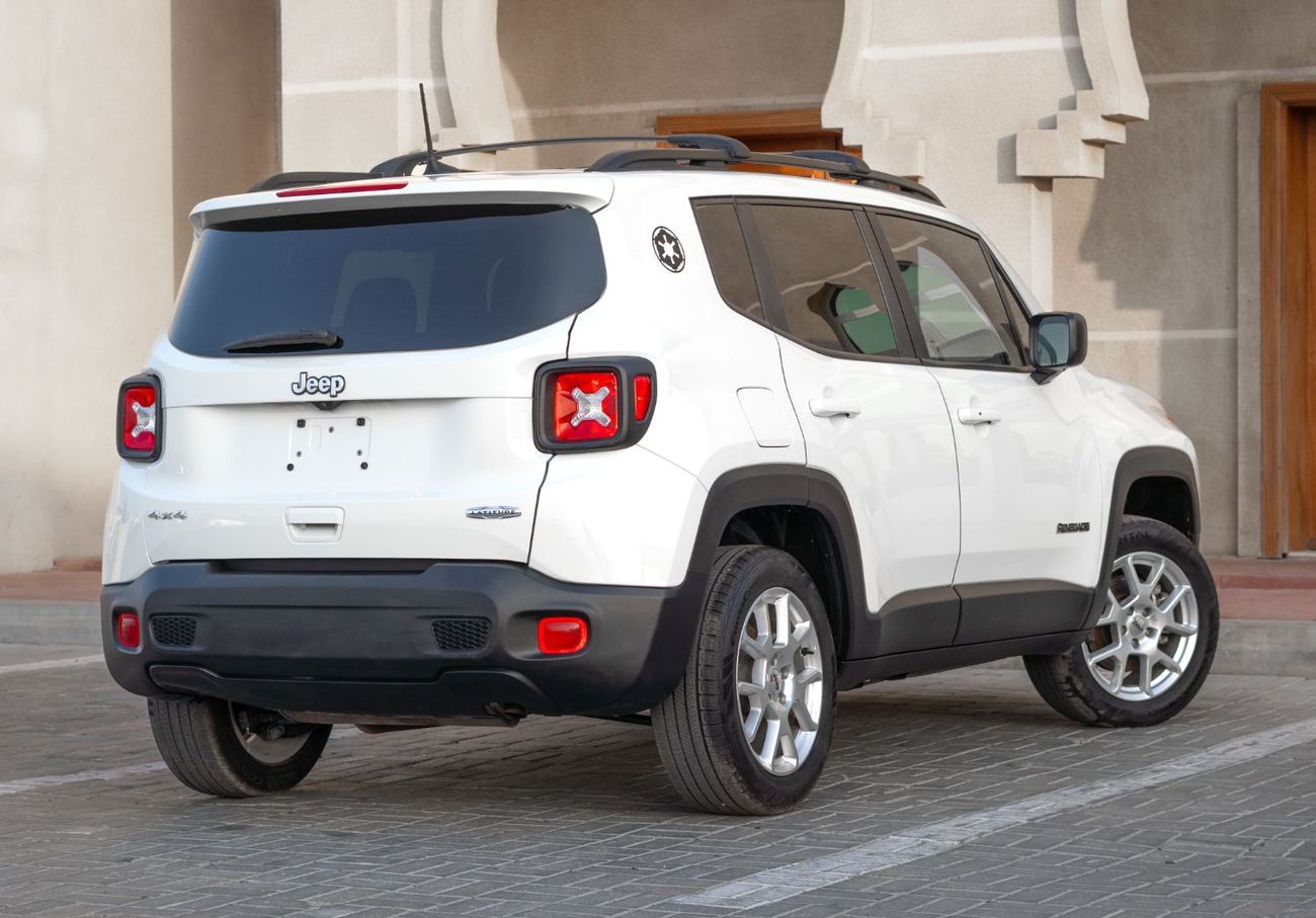 جيب رينيجيد LATITUDE 4X4 2022 LOW MIL