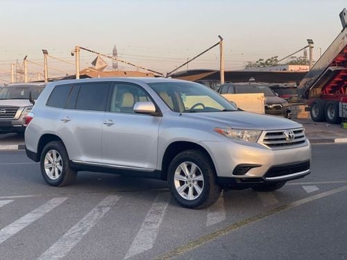 Toyota Highlander 2012 Toyota Highlander – 3.5L V6 – Mid Option – AWD – USA Specs