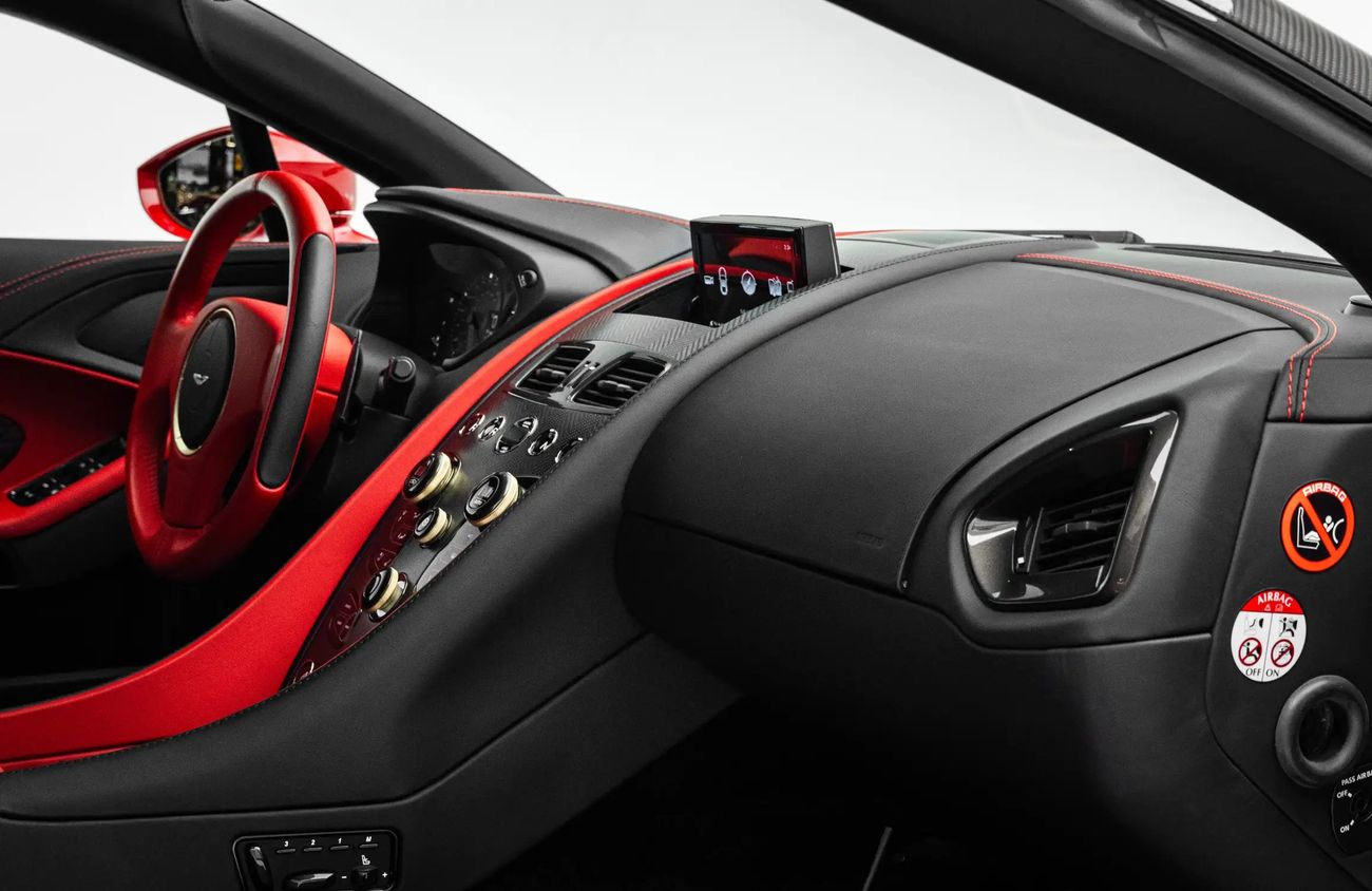 أستون مارتن فانكويش 6.0L V12 Naturally Aspirated Engine