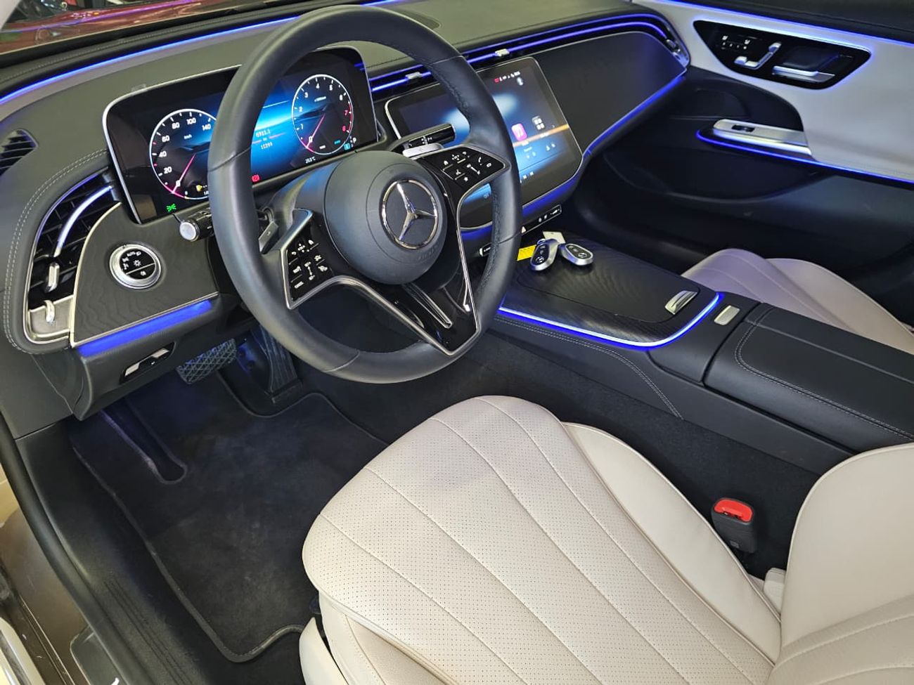 مرسيدس بنز E200 2.0L