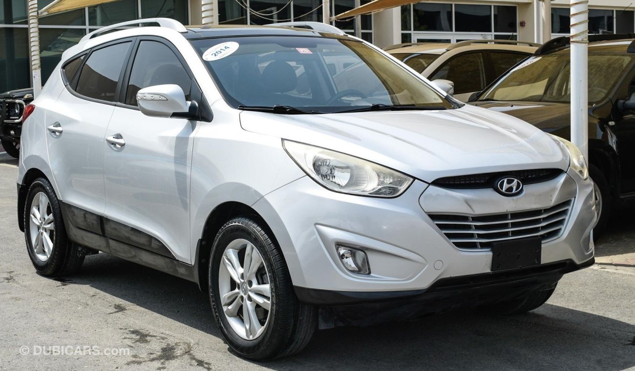 Hyundai Tucson Hyundai Tucson 2014, silver, car without any dye, without any accidents, excellent condition, inside