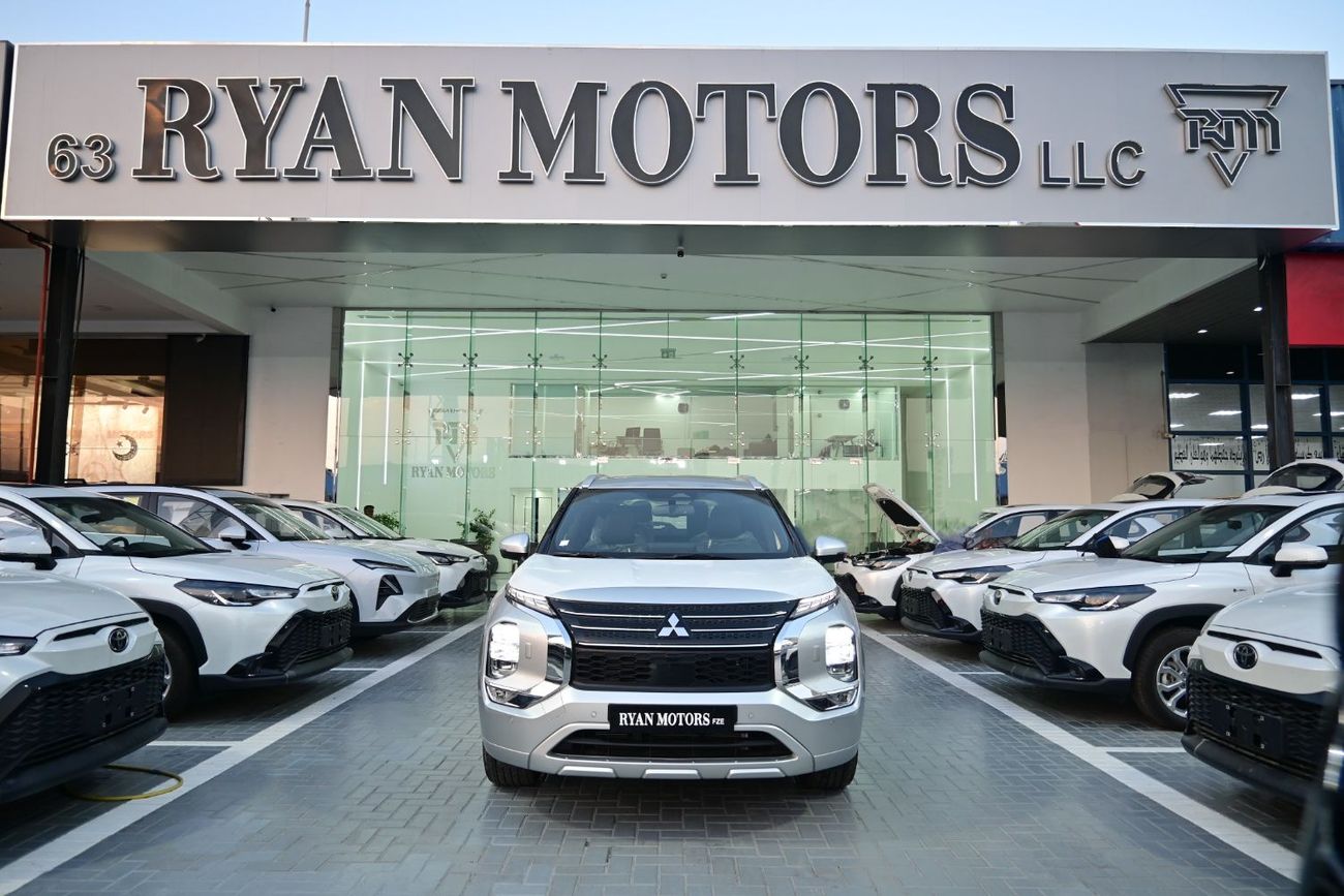 ميتسوبيشي آوتلاندر Mitsubishi Outlander P-Line, 2.5L Petrol 4WD, Model 2025, Color Silver