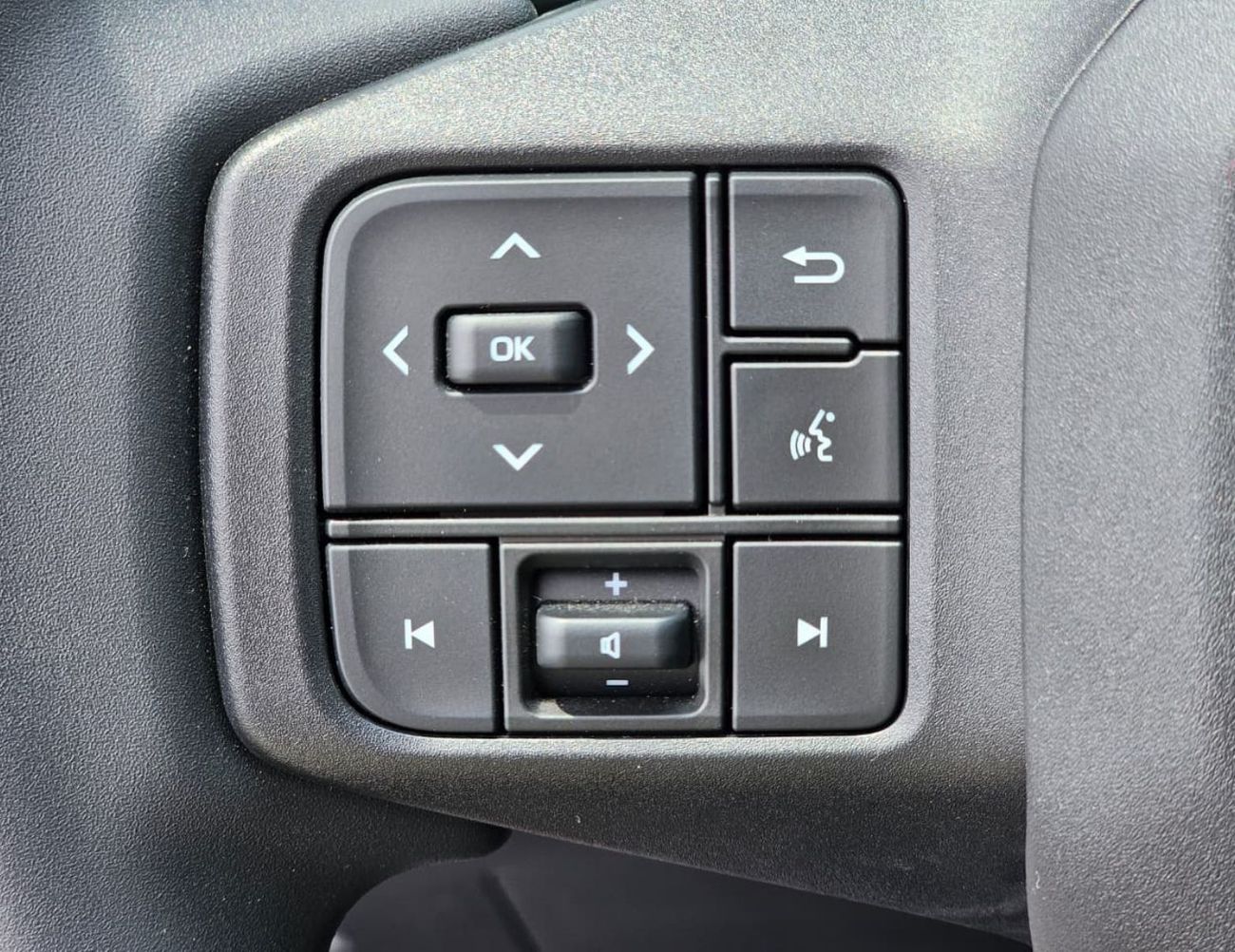 Toyota RAV4 LE || 2.0L PETROL V4 AWD | 10.5" TOUCHSCREEN DISPLAY | REAR CAMERA (CODE # RVPLEF)