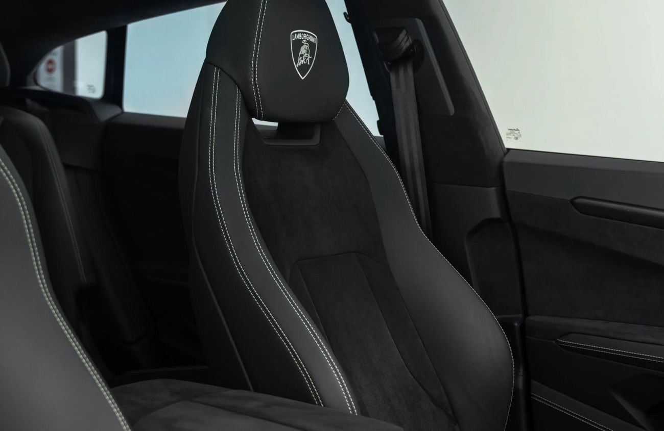 Lamborghini Urus 4.0L V8 Twin-Turbocharged Engine