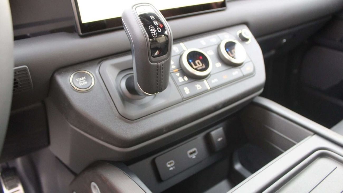 Land Rover Defender 3.0L 110 P400 X Edition 2023YM