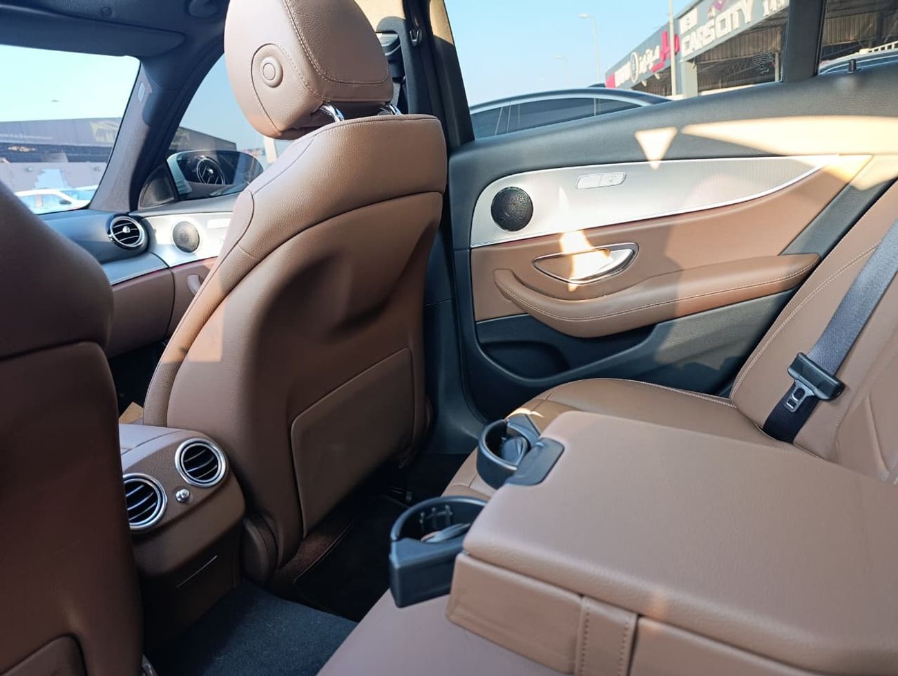 مرسيدس بنز E300 Premium + 2.0L