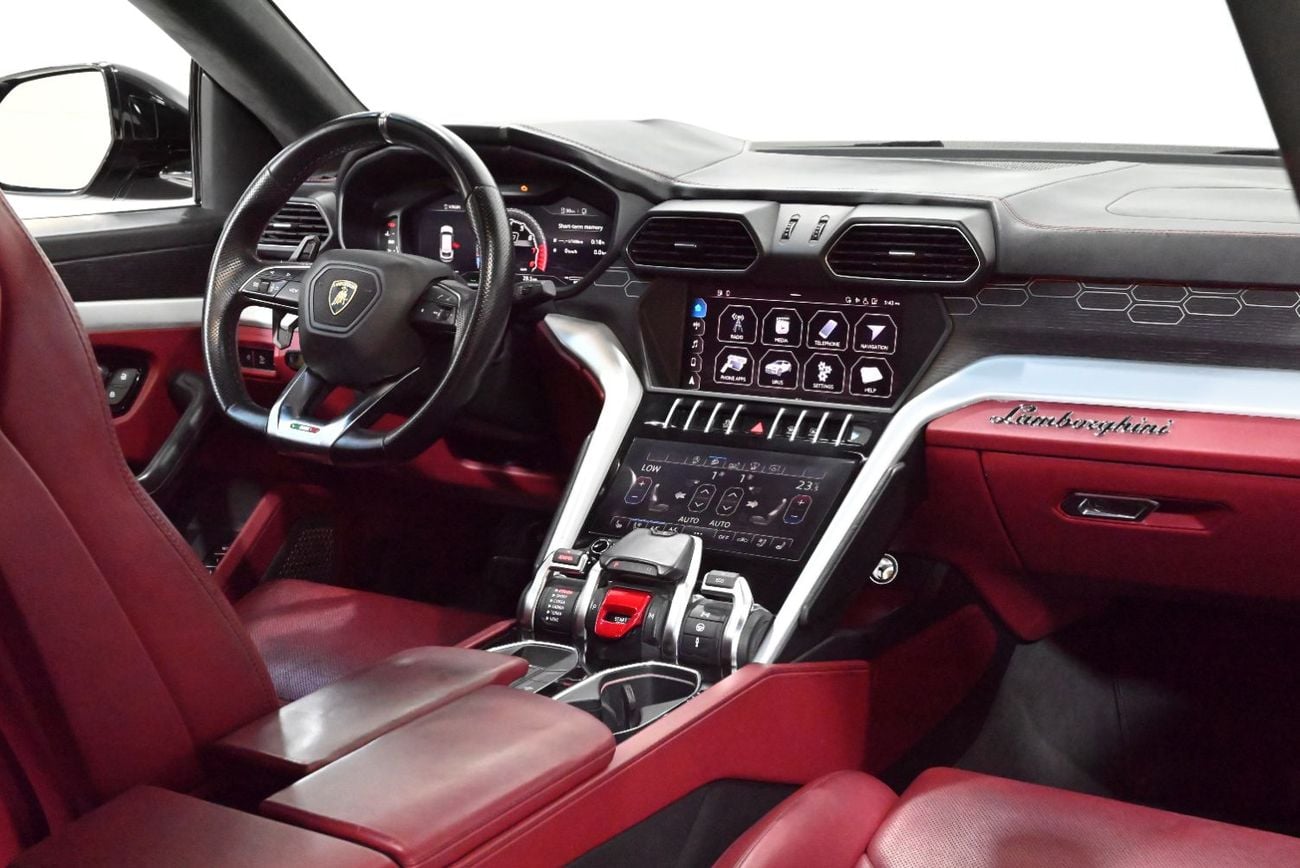 Lamborghini Urus STD 2019 Lamborghini Urus, Service History, 1 Year Warranty, Excellent Condition, GCC