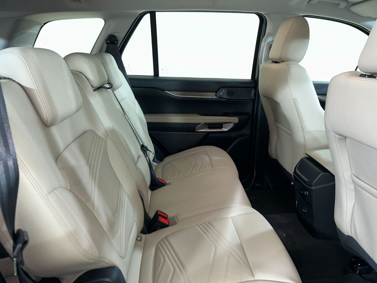 Ford Everest EVR424 XLT / AL TAYER MOTORS / AL QOUZ SHOWROOM