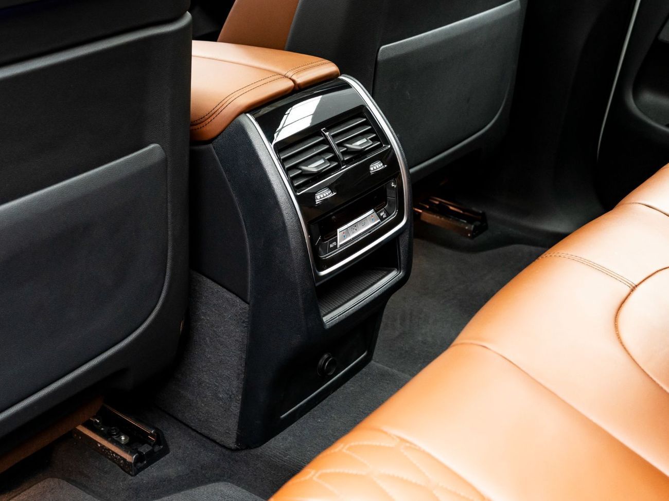 BMW X5 M50i 4.4L 2023 BMW X5 M50i, 2026 BMW Warranty + Service Contract, Low KMs, GCC