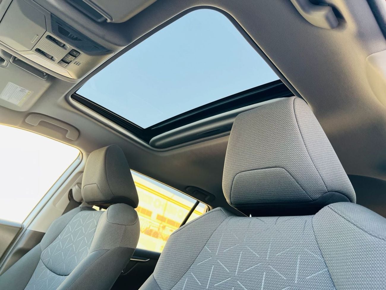 Toyota RAV4 XLE  2.5
