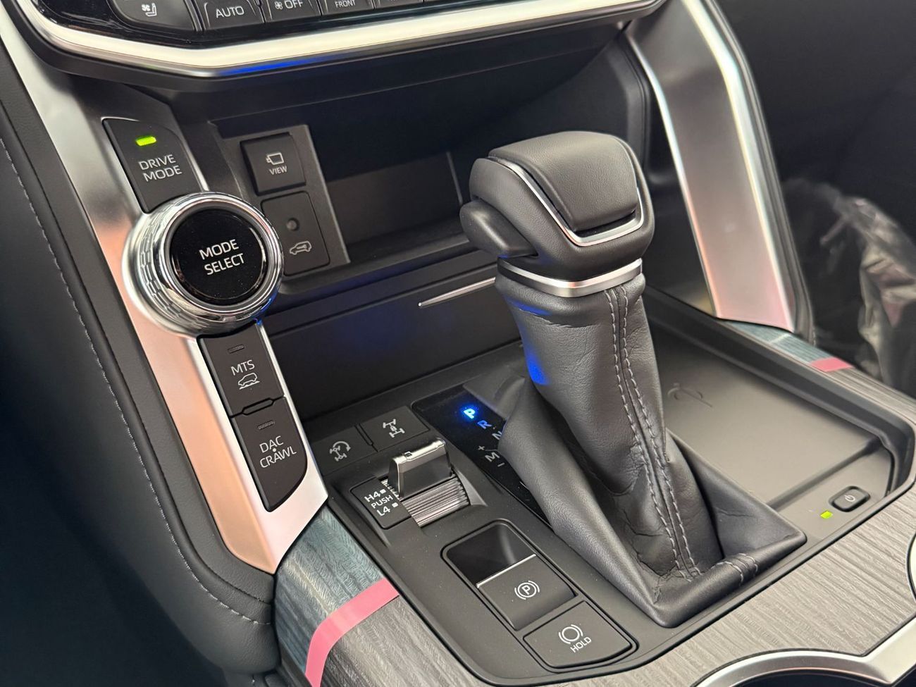 تويوتا لاند كروزر VXR 3.5 HYBRID TWIN TURBO **التصدير فقط خارج الخليج**EXPORT ONLY**