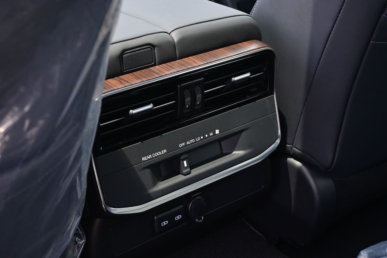 Toyota Land Cruiser GXR4 3.3L Toyota Land Cruiser GX-R 3.3L TwinTurbo V6 Diesel, 4WD