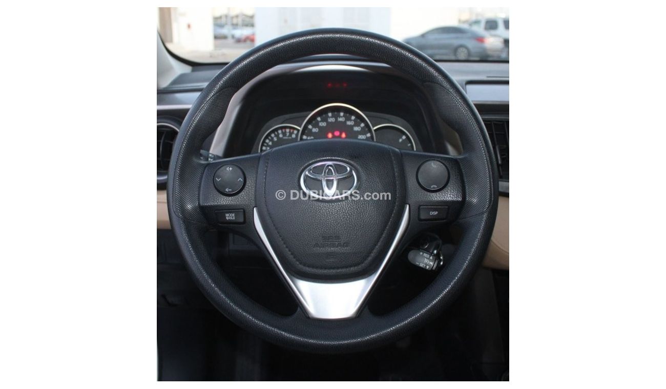 تويوتا راف ٤ EX تويوتا راف فور 2018 ابيض خليجي بحالة ممتازة بدون حوادث