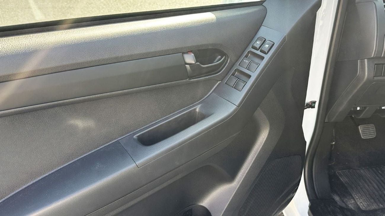 Isuzu DMax 2.5L-D-DC-4WD-PWR-AW-MID-MT