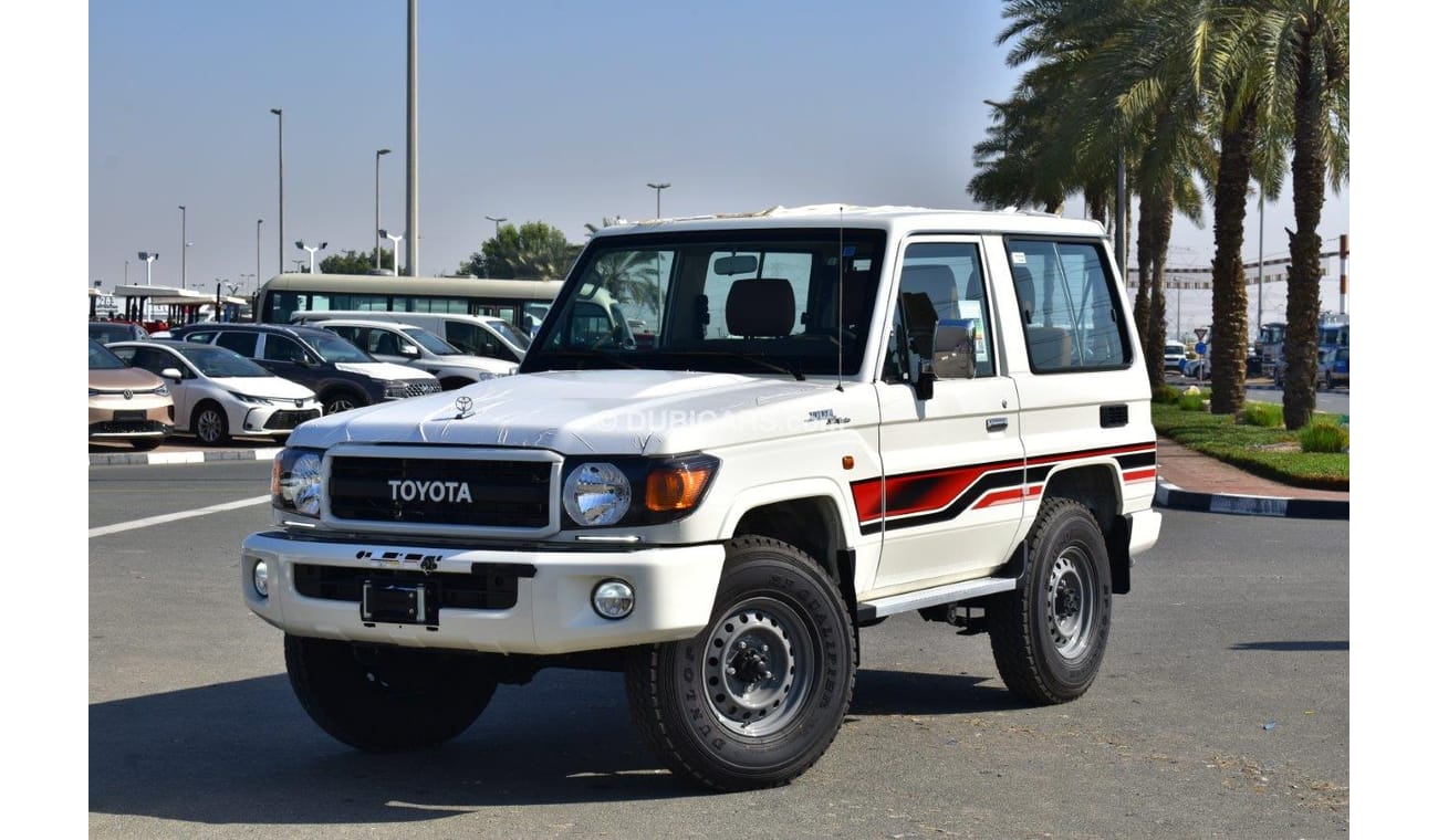 Toyota Land Cruiser 70 71 V6 4.0L MT (With Winch and Differential Lock)