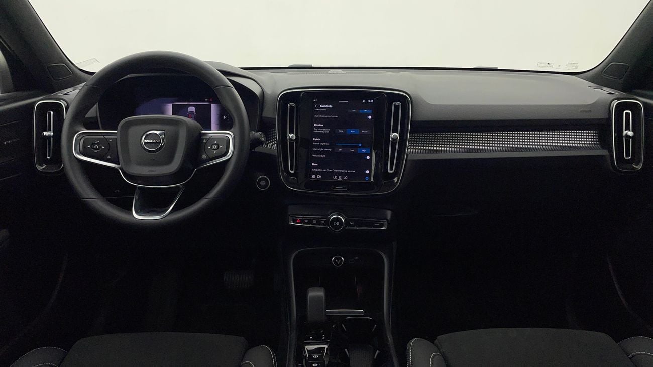 Volvo XC40 B4 ULTIMATE DARK 2 | Zero Down Payment | Home Test Drive