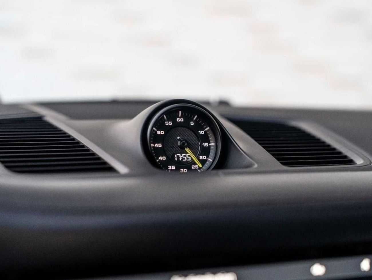 بورش كايان Turbo S E-Hybrid 4.0L (670 HP)