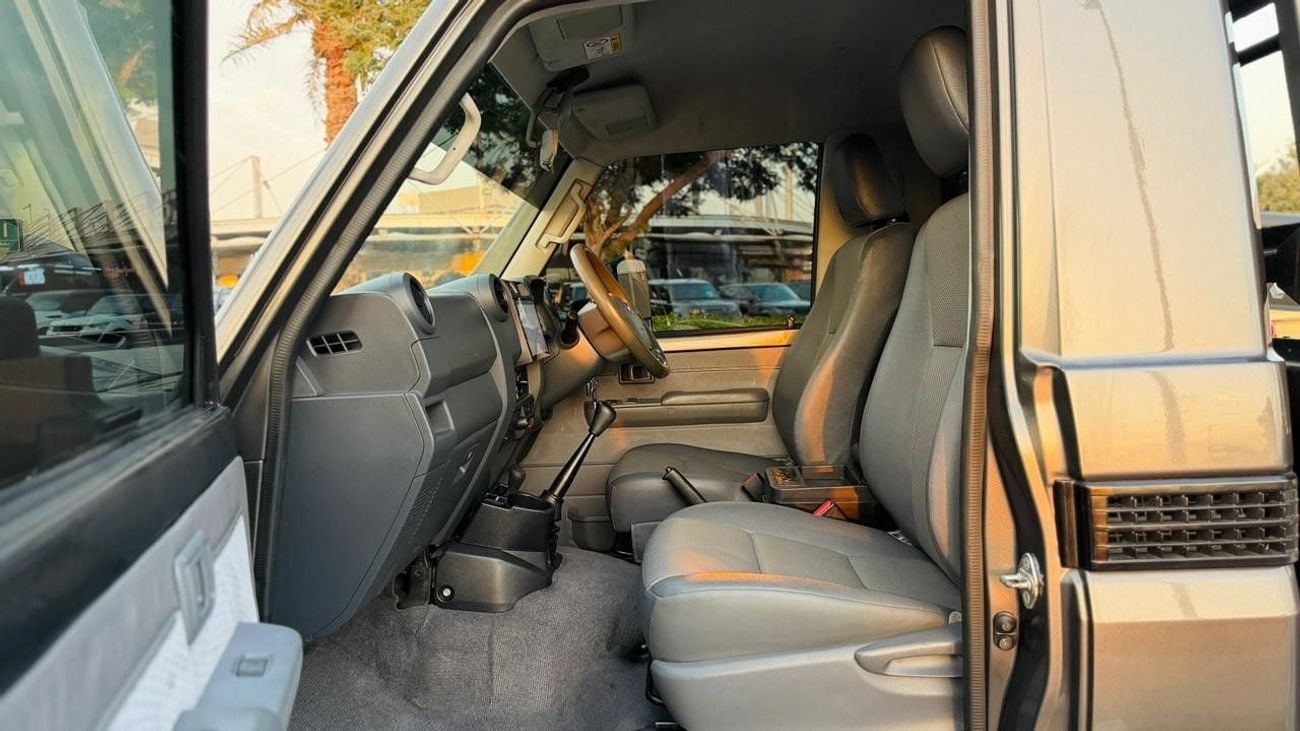 تويوتا لاند كروزر بيك آب MODIFIED TO 2025 MODEL | SINGLE CAB | MANUAL TRANSMISISON | 4.5L | RHD | SPORTS BAR