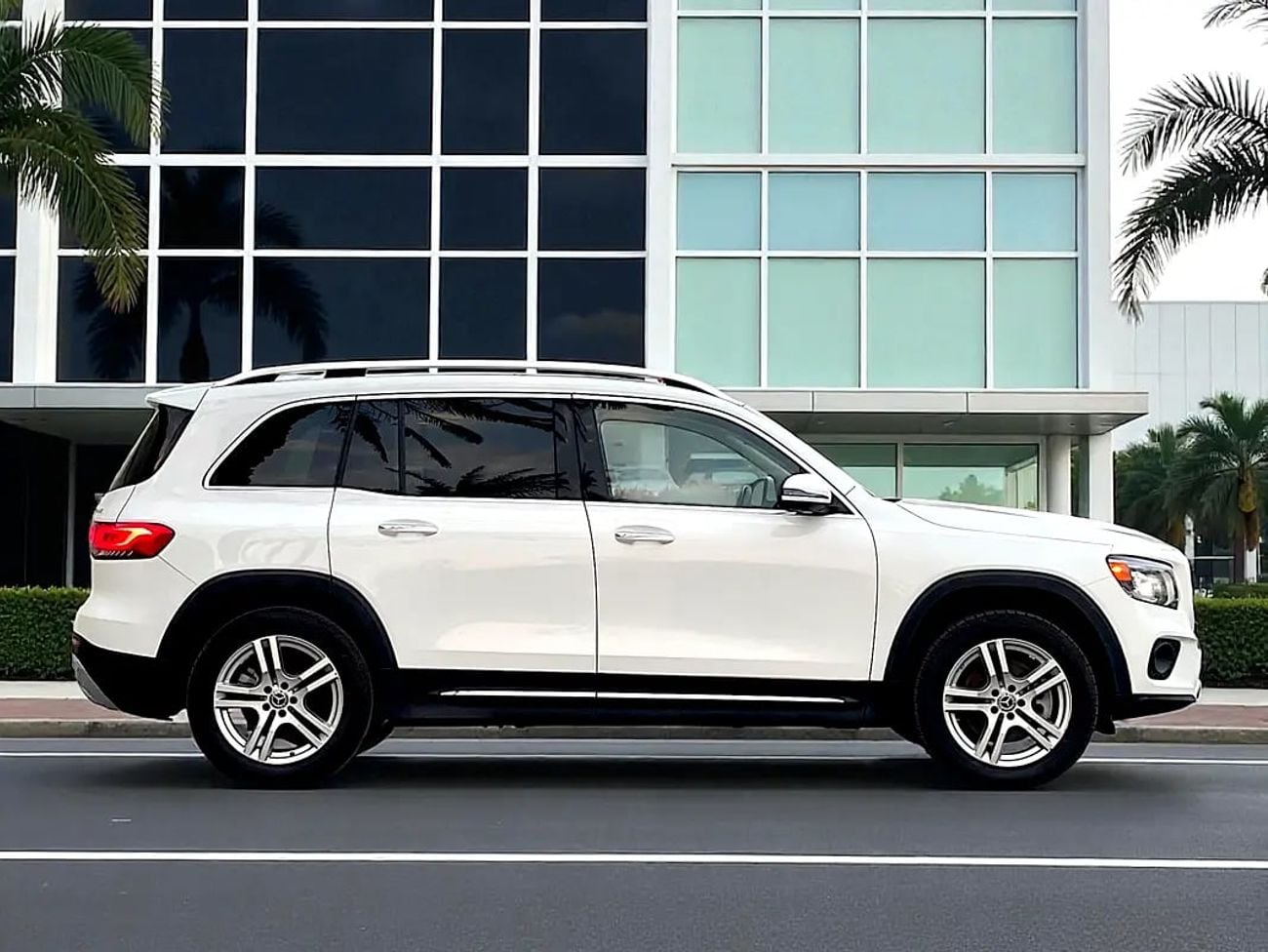 مرسيدس بنز GLB 1,560 PM | MERCEDES GLB250 4MATIC| | ORIGINAL PAINT | LOW MILEAGE| 0% DOWNPAYMENT