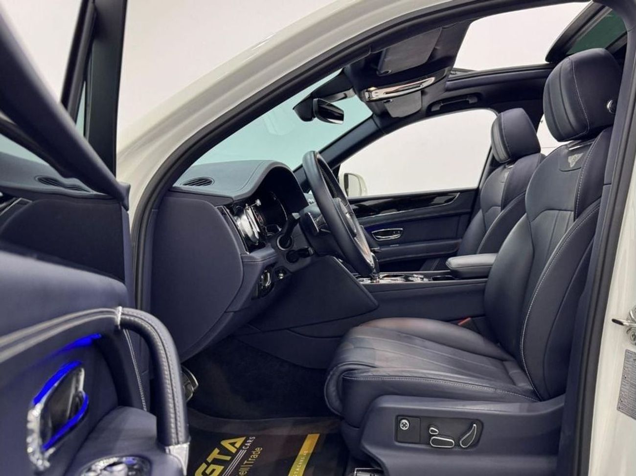 Bentley Bentayga V8 2019 Bentley Bentayga V8, Warranty, Full Bentley Service History, Excellent Condition, GCC