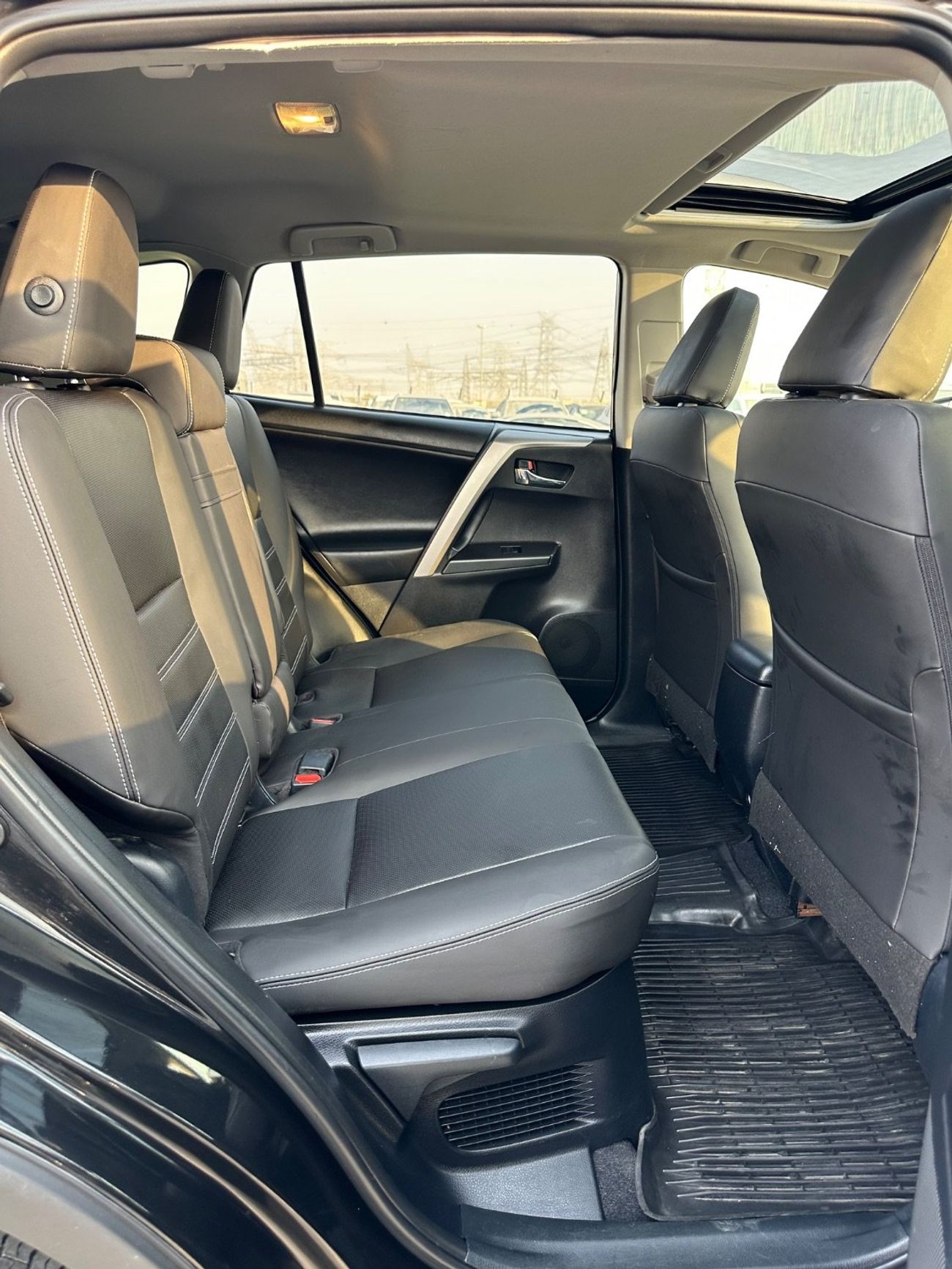 Toyota RAV4 Hybrid XLE 2.5L