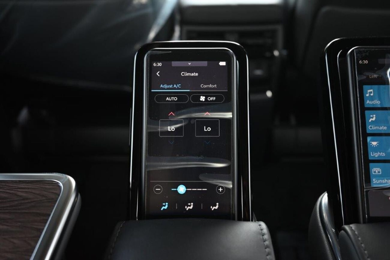 Toyota Alphard Hybrid Executive Lounge