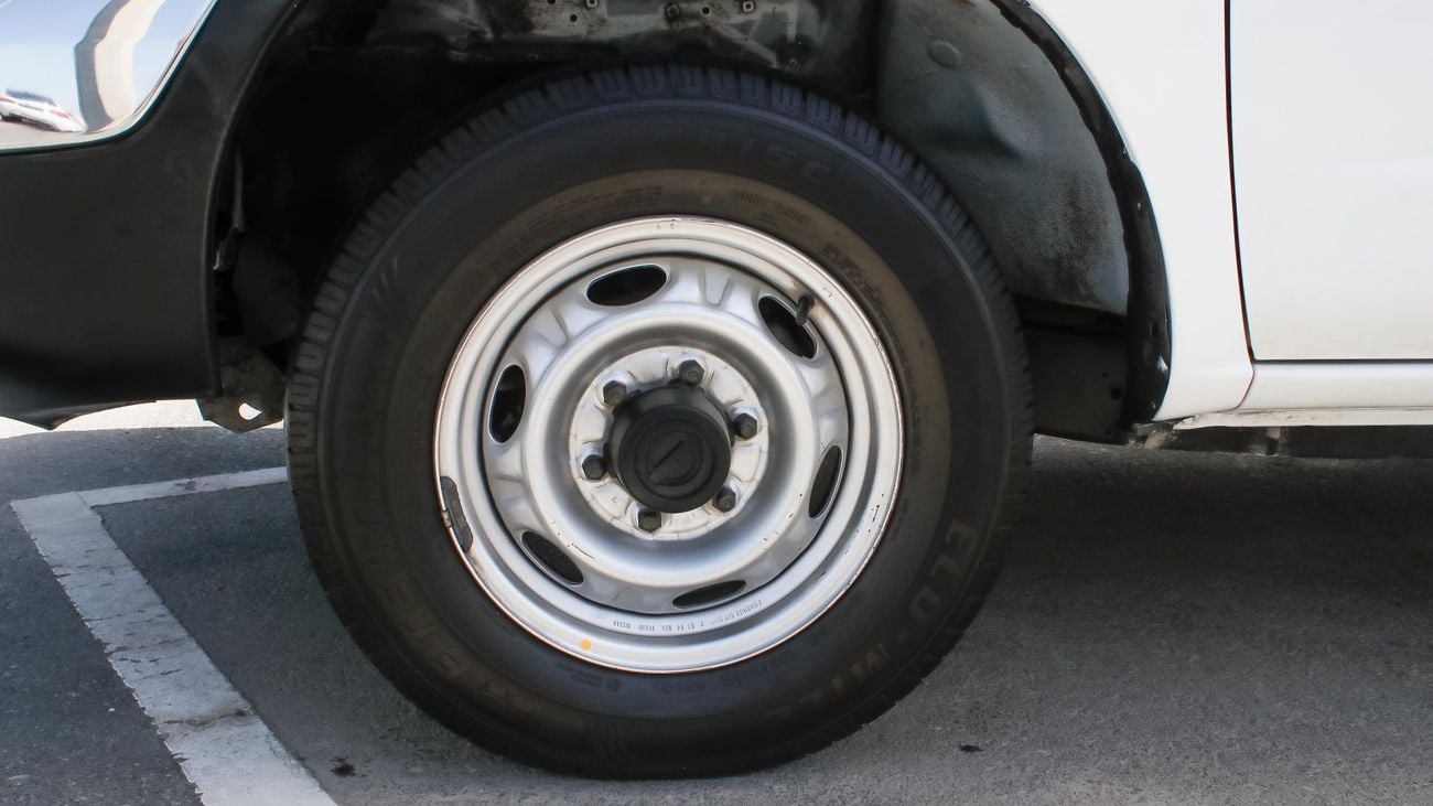 نيسان بيك آب nissan pickup 4x2 Gcc specs, free accident