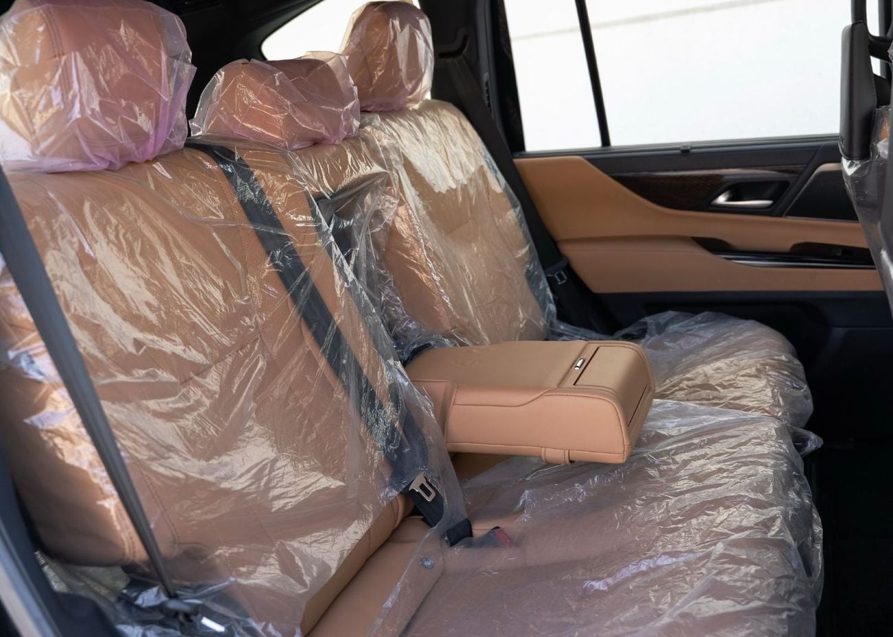 لكزس LX 600 SIGNATURE with Mark Levinson / Black in Tan / 22inch Rims