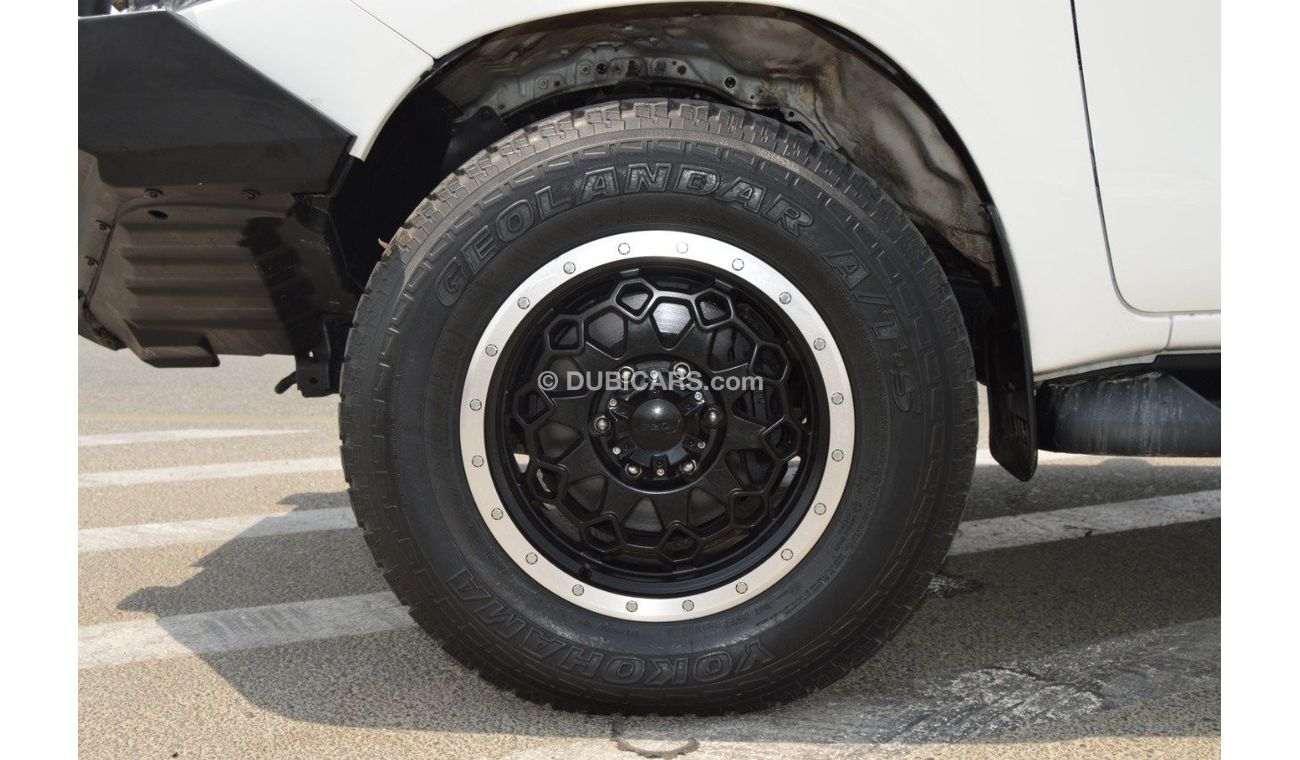 تويوتا هيلوكس SR5 Diesel Right Hand Drive Full option Clean Car