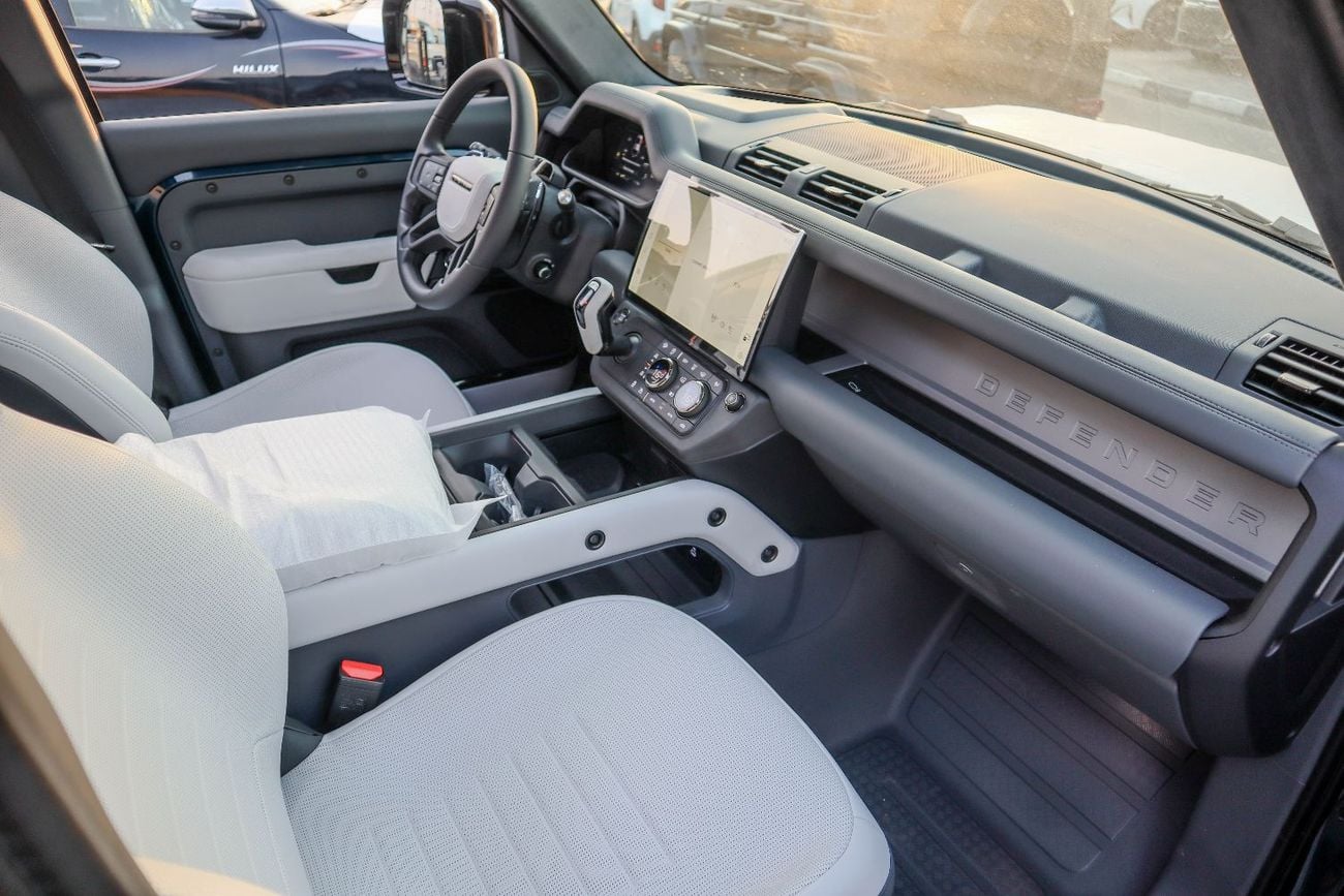 Land Rover Defender Land Rover Defender OCTA – 2026 Model V8 4.4-Liter Twin Turbo