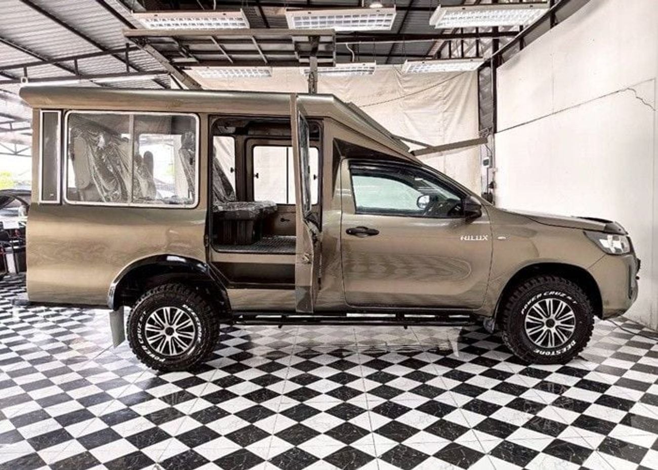 Toyota Hilux Toyota Hilux 2019 RHD diesel 2.4L modified