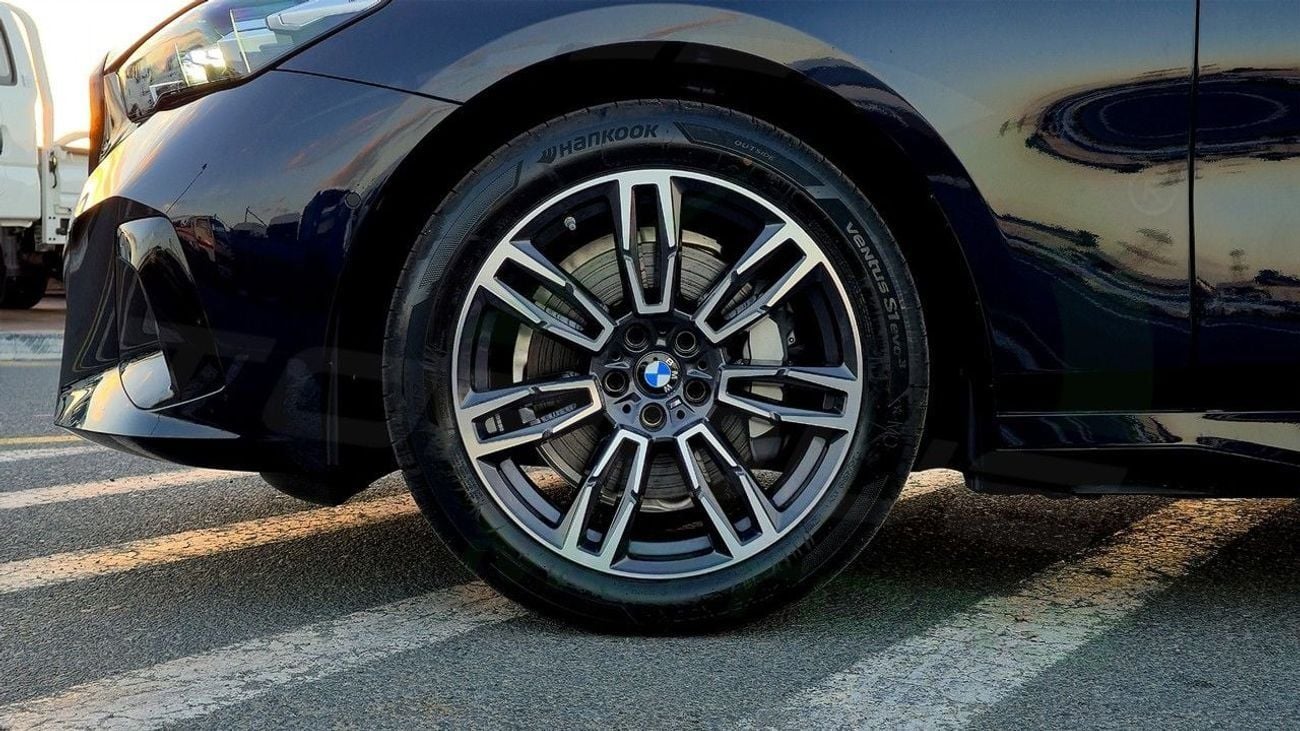 BMW 530Li ( Eid al-Adha Offer ) ( Only For Export ) 2026 BMW 530Li M 2.0T RWD BRAND NEW