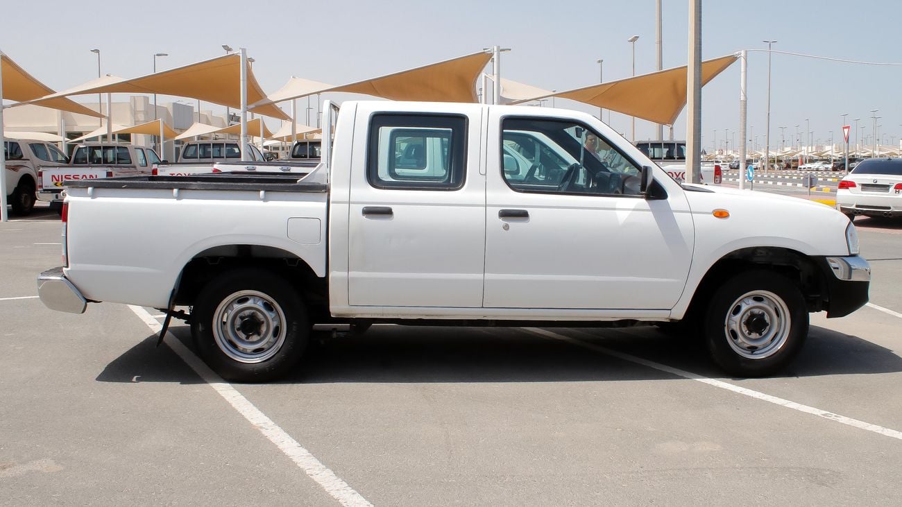 نيسان بيك آب nissan pickup 4x2 Gcc specs, free accident