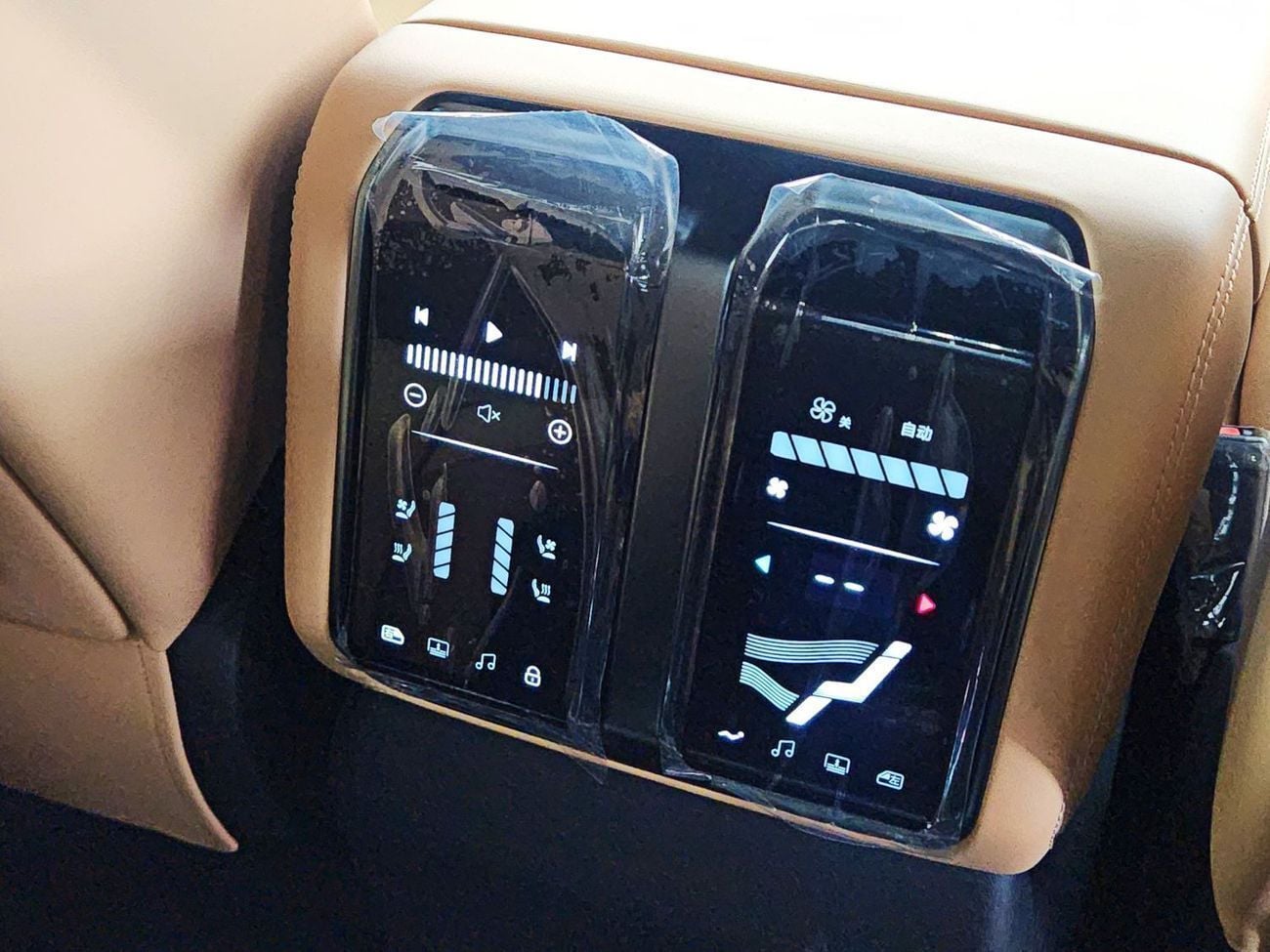 BYD Leopard 8 FLAGSHIP (NGCC) DELUX (NGCC) Smart and Brave Flagship Edition (7 Seats)
