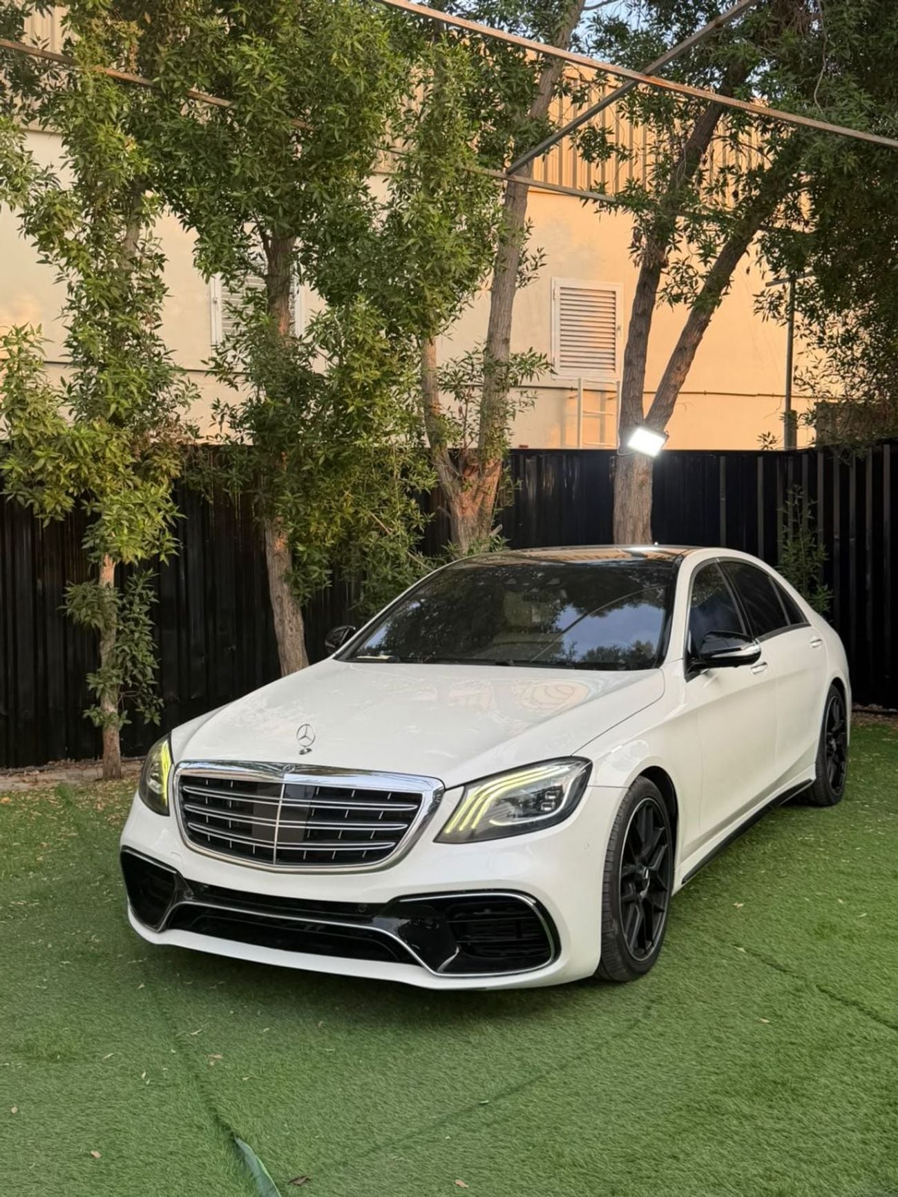 Mercedes Benz S63 AMG STANDARD