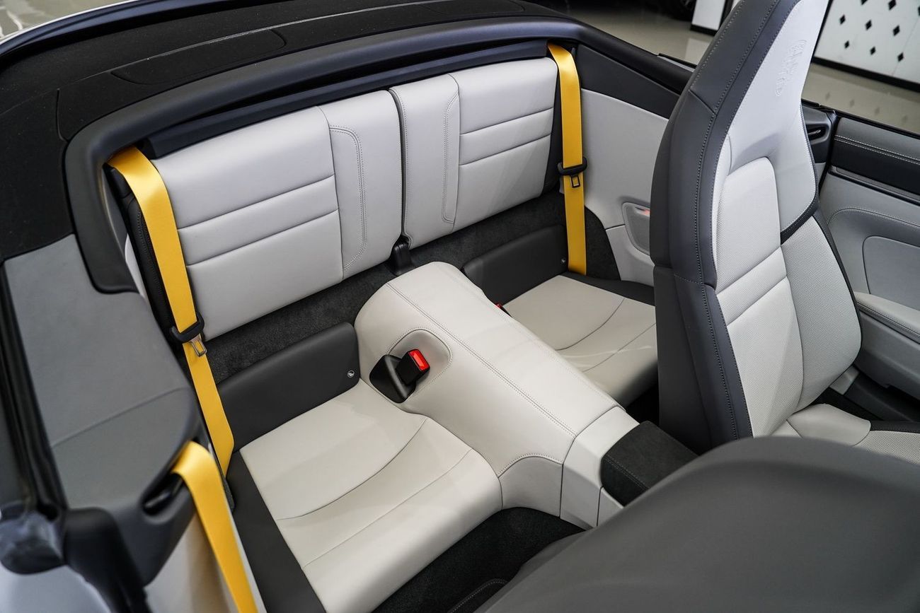 بورش 911 Carrera 3.0L (380 HP) Convertible