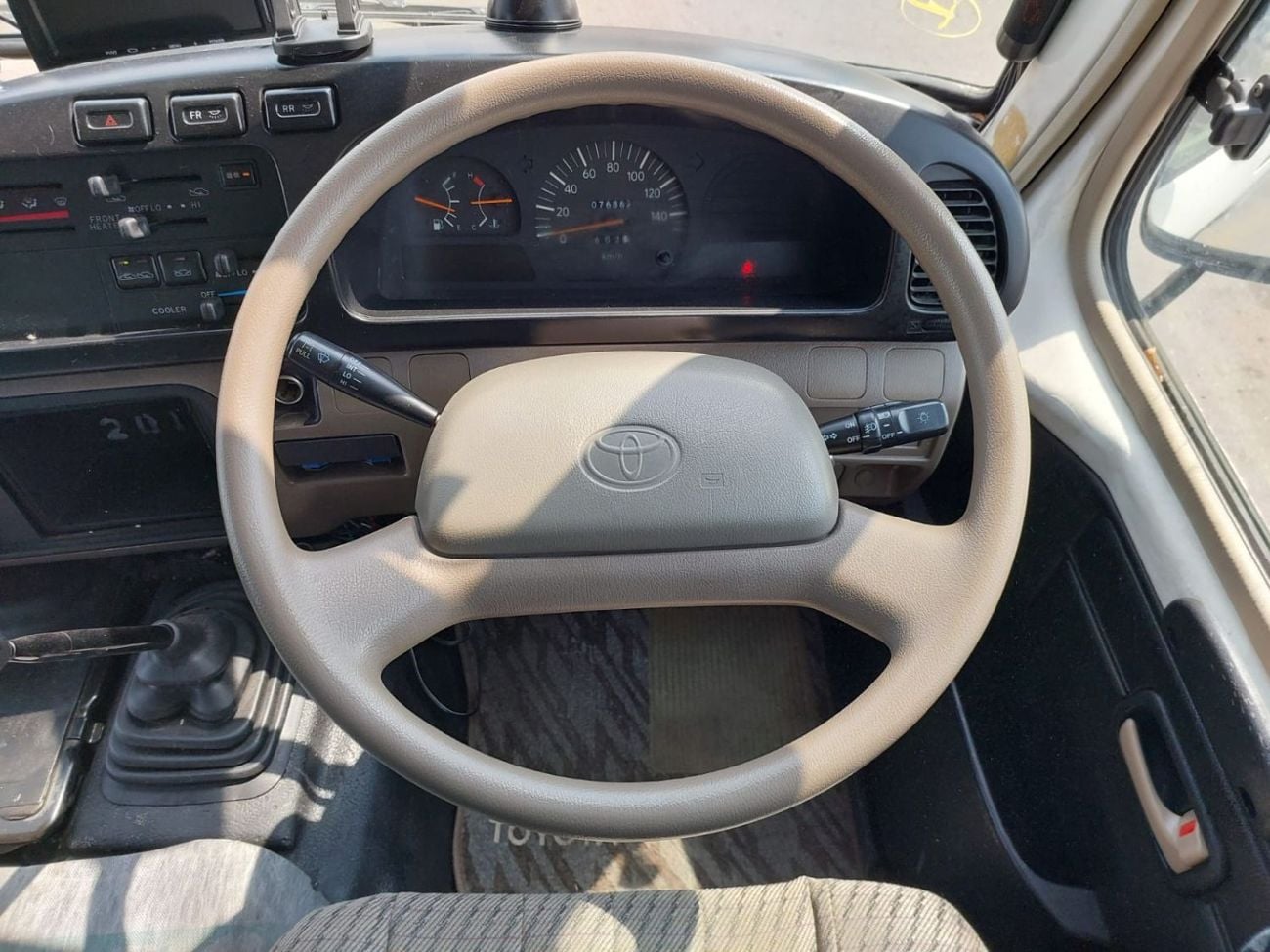 تويوتا كوستر (RAMADAN OFFER) TOYOTA COASTER BUS RHD 1998 MODEL 3.4 L DIESEL MANUAL(PM01254)