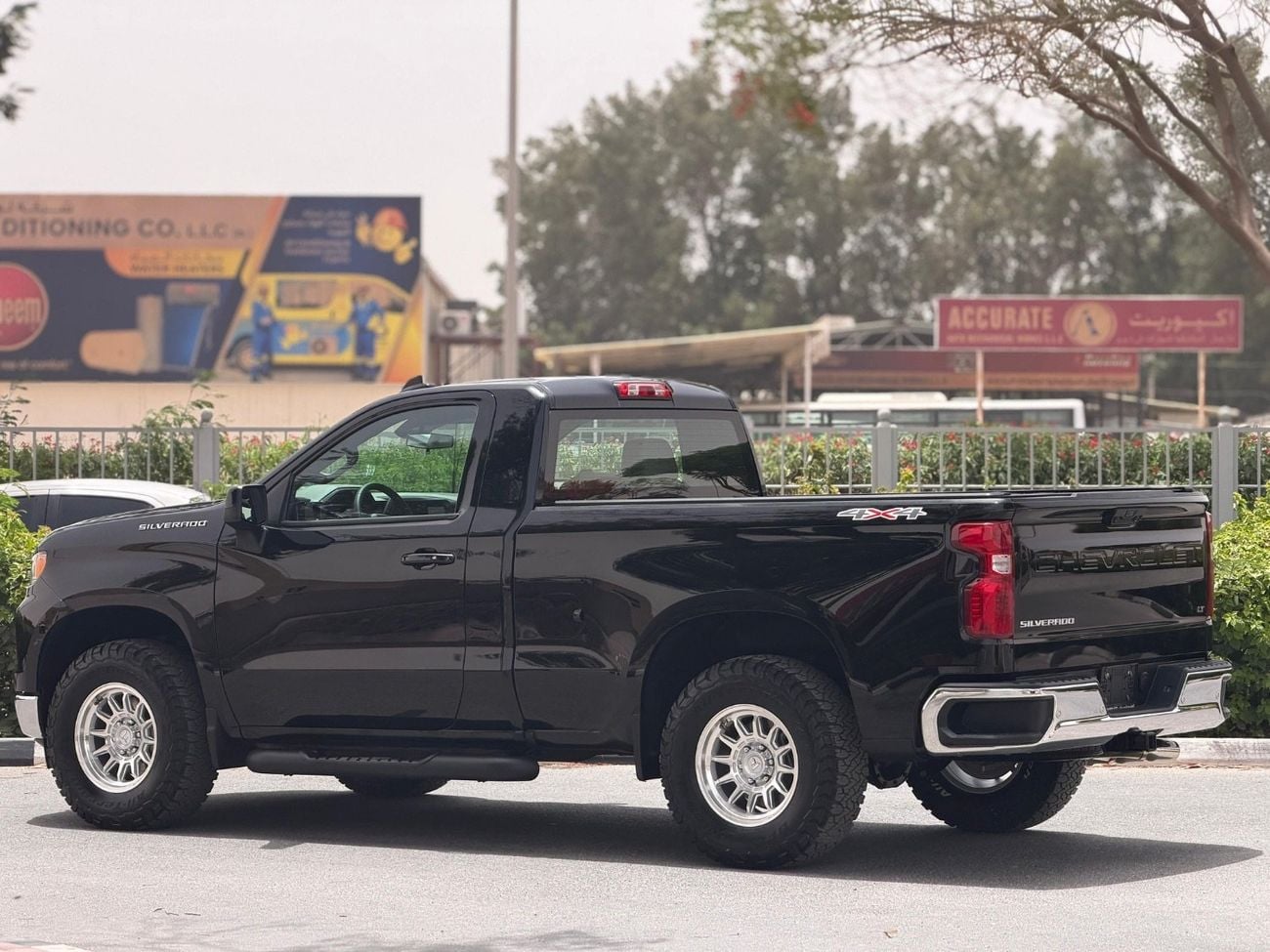 Chevrolet Silverado 1500 REG/CAB 1LT
