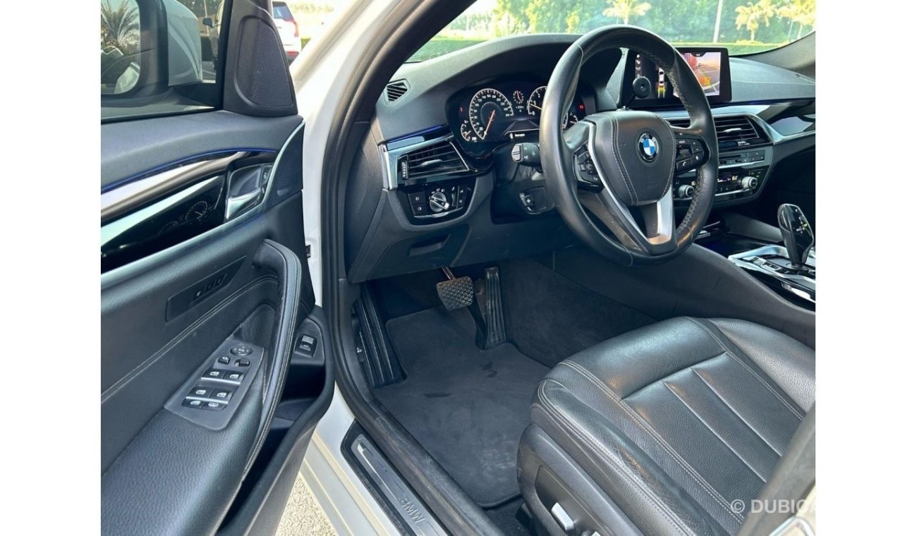 بي أم دبليو 520i اكزكيتيف