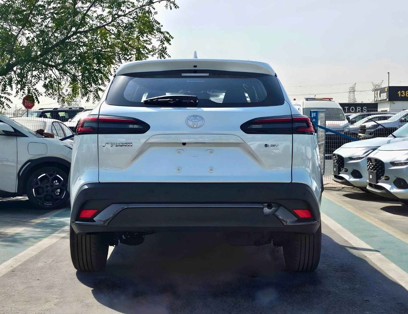 تويوتا فرونتلاندر HYBRID LUXURY WITH ELECTRIC BACK DOOR / 2.0L PETROL V4/RADAR/SUNROOF/DRIVER POWER SEATS (CODE#FLPA)