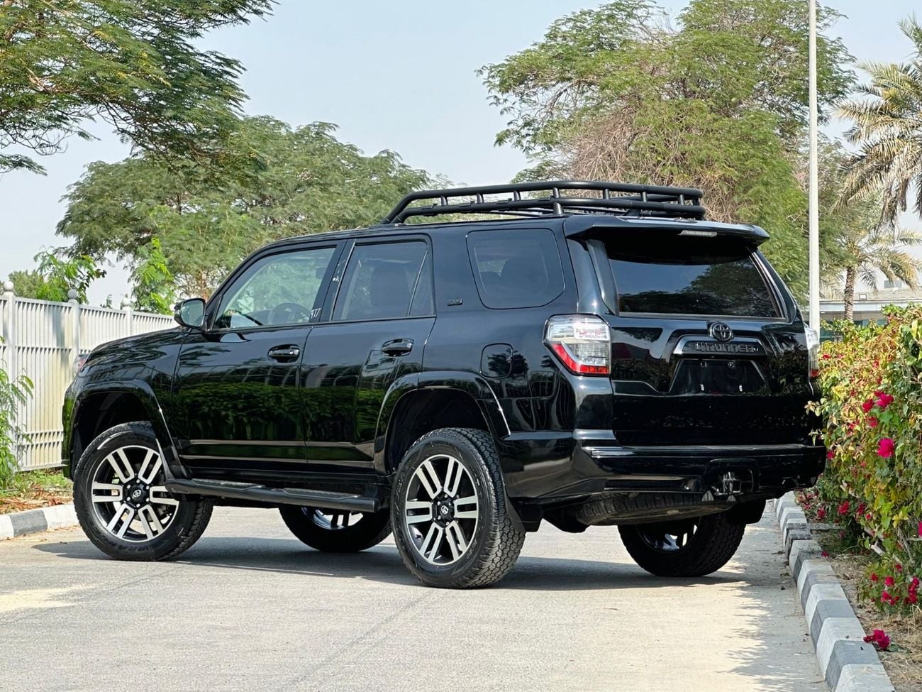 Toyota 4Runner Left Hand Drive Year: 2018 Full Option Premium UAE Pass ▾