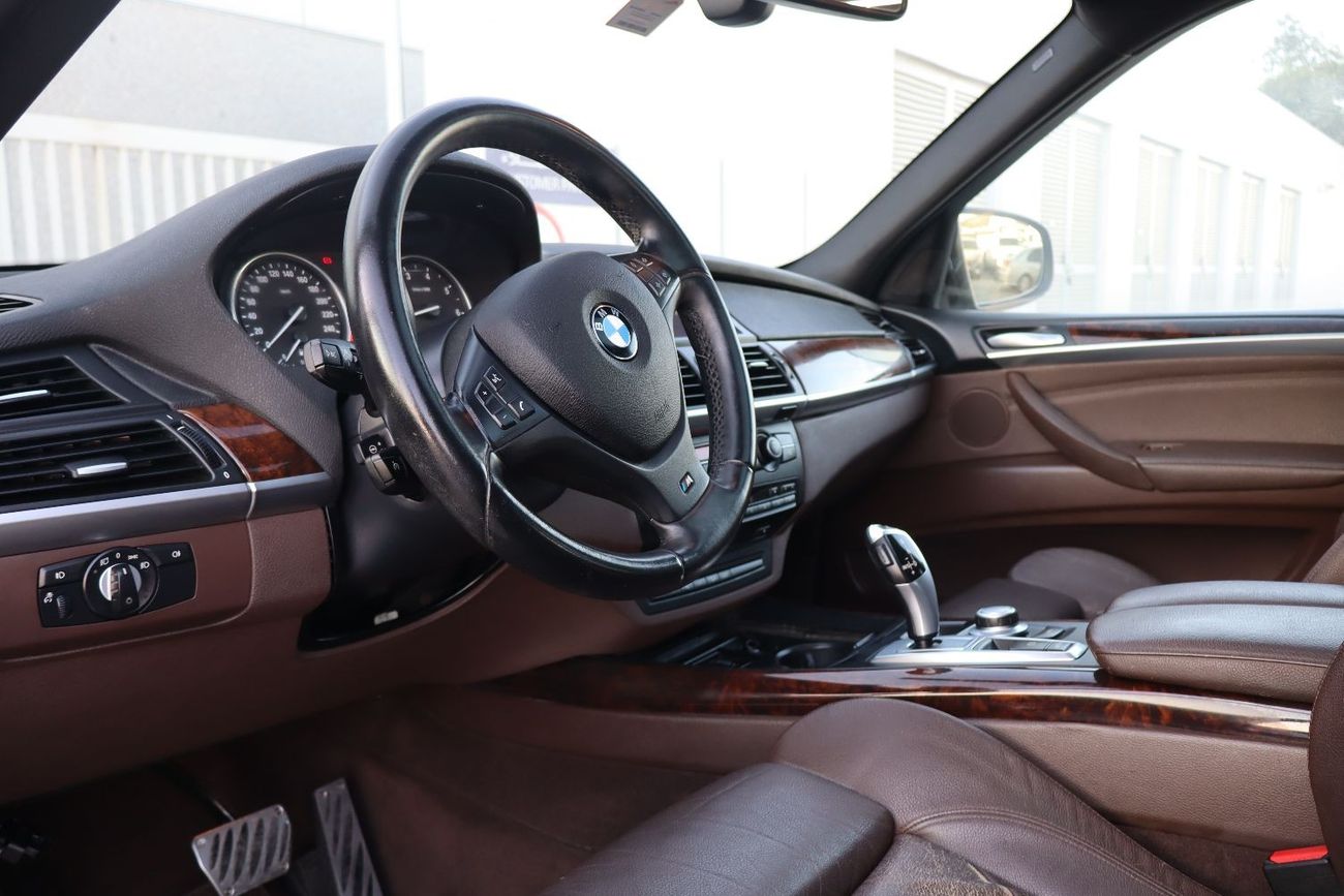 BMW X5 XDRIVE 4.8I GCC