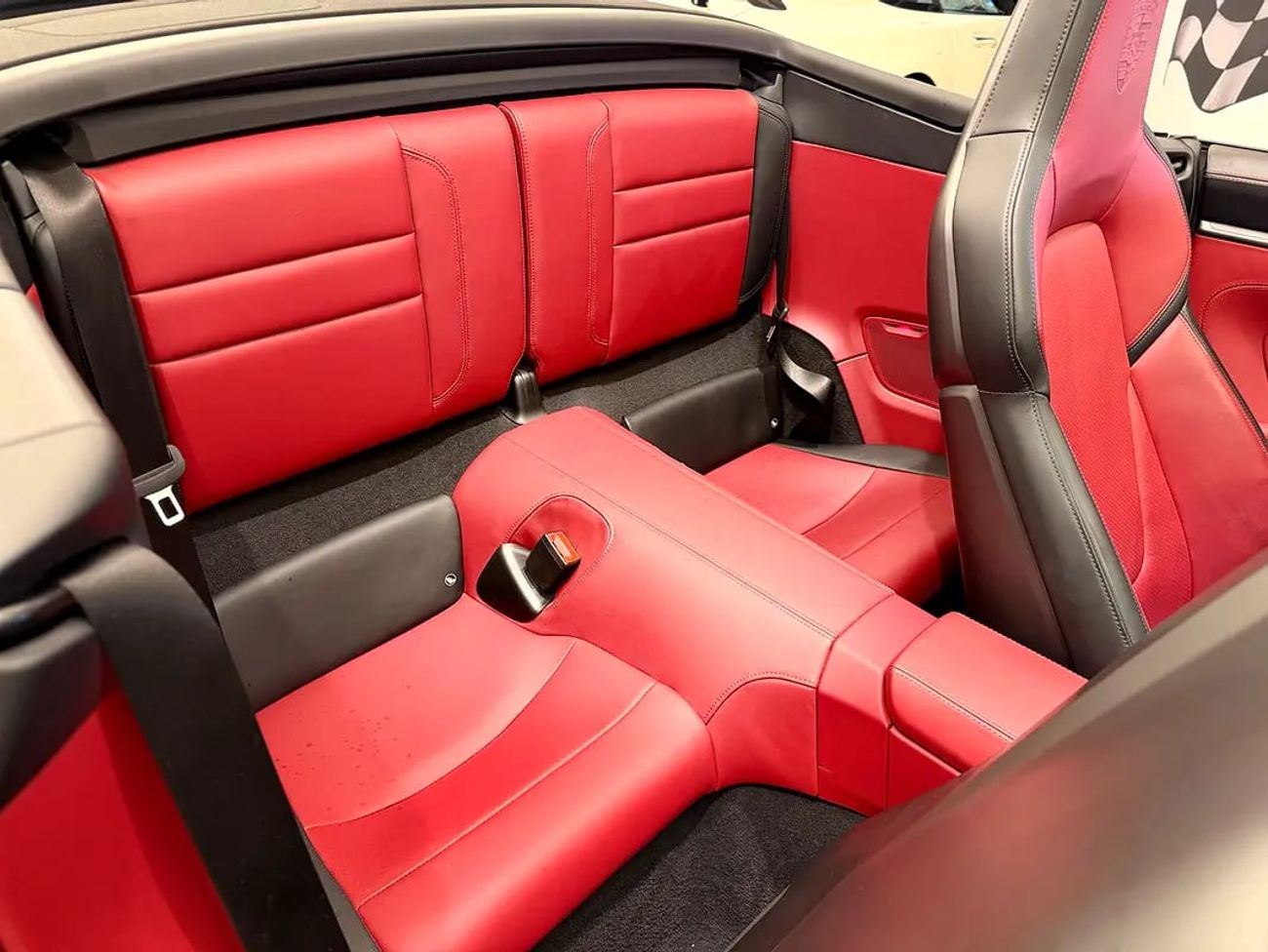 بورش 911 Carrera 4 | GCC Specs | Brand