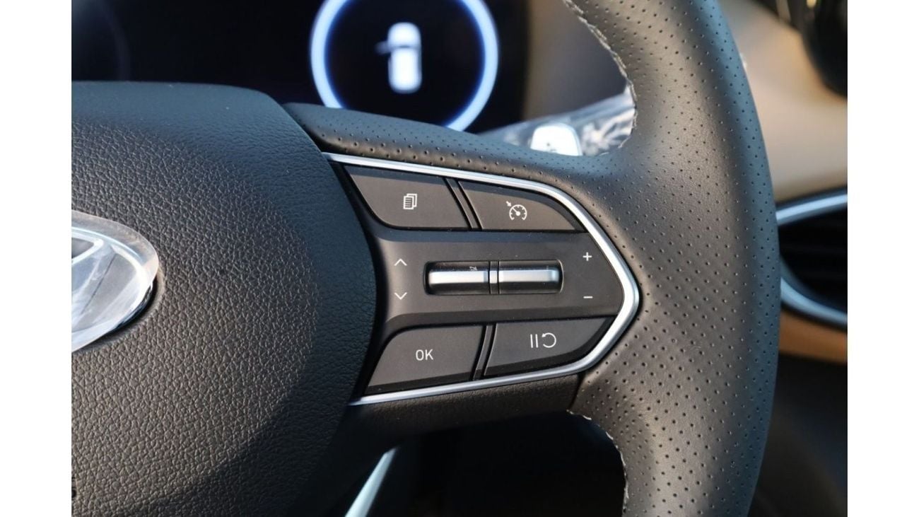 هيونداي جراند سانتا في HYUNDAI_SANTAFE_HYBRID_1.6_2024_FULL_OPTIONS
